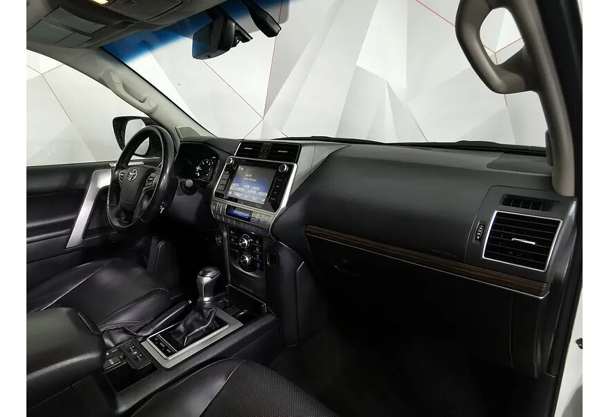 АВИЛОН - Toyota Land Cruiser Prado 2.8 D AT 4WD (5 мест) (177 л.с.) Комфорт Белый - slide 9