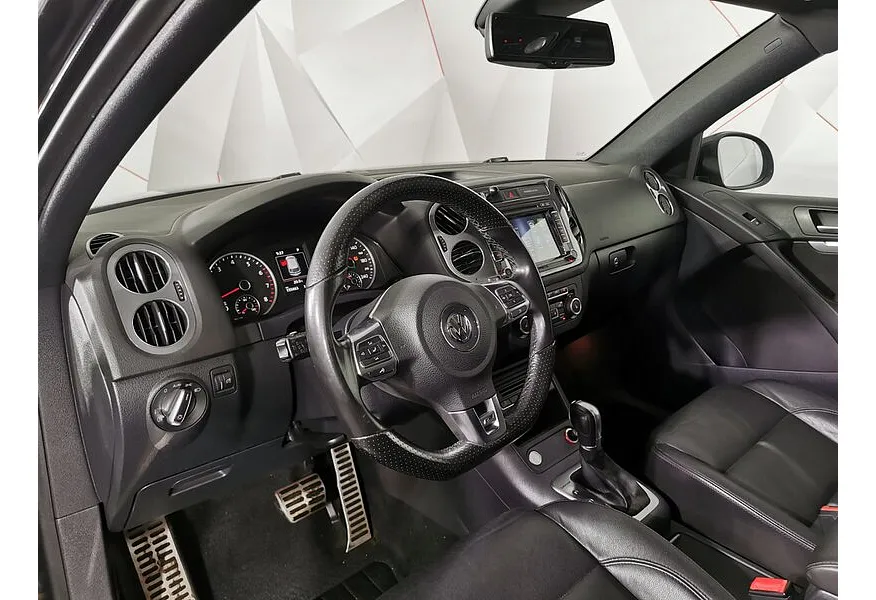 АВИЛОН - Volkswagen Tiguan 380 TSI 2.0 DSG 4WD (220 л.с.) R-Line Черный - slide 13
