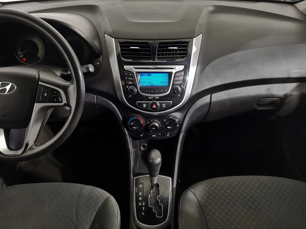 Hyundai Solaris 1.6 AT (123 л.с.) Dynamic Бежевый в АВИЛОН. Слайд №13