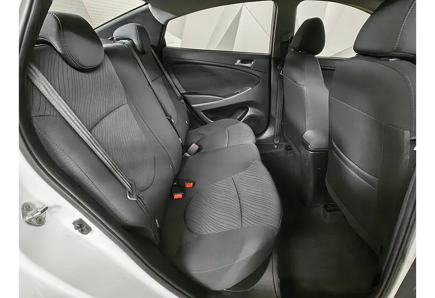 Hyundai Solaris 1.6 AT (123 л.с.) Comfort Белый в АВИЛОН. Слайд №10