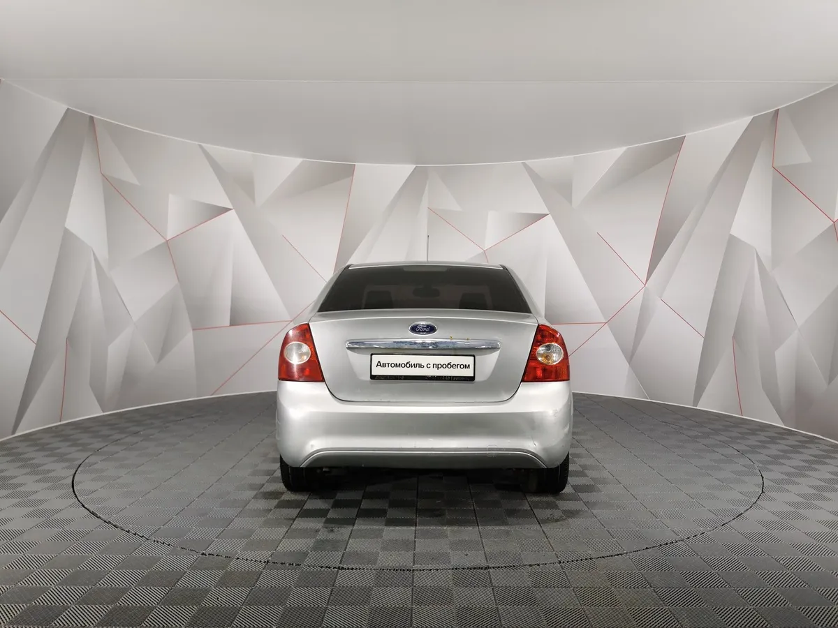 Ford Focus 1.8 MT (125 л.с.) Ghia Серебристый в АВИЛОН. Слайд №8