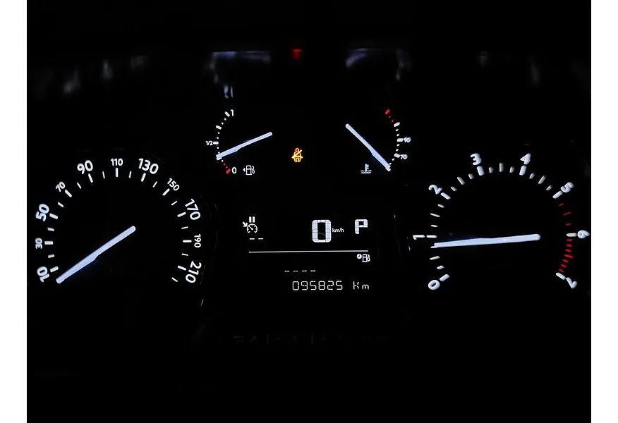 Peugeot Traveller 2.0 HDi AT SWB (150 л.с.) Active Серый в АВИЛОН. Слайд №18