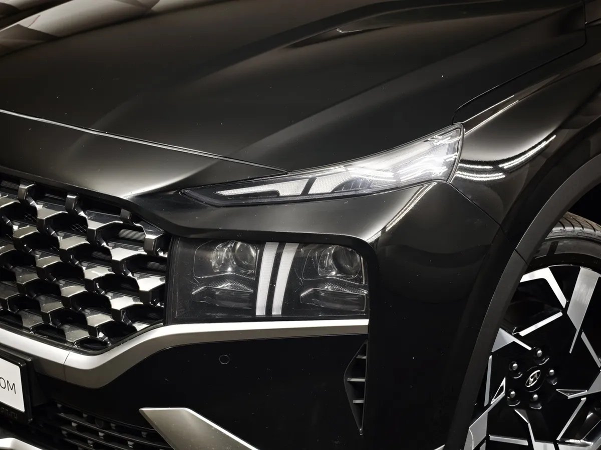 Hyundai Santa Fe 3.5 AWD 8AT (249 л.с.) High-Tech Черный в АВИЛОН. Слайд №10