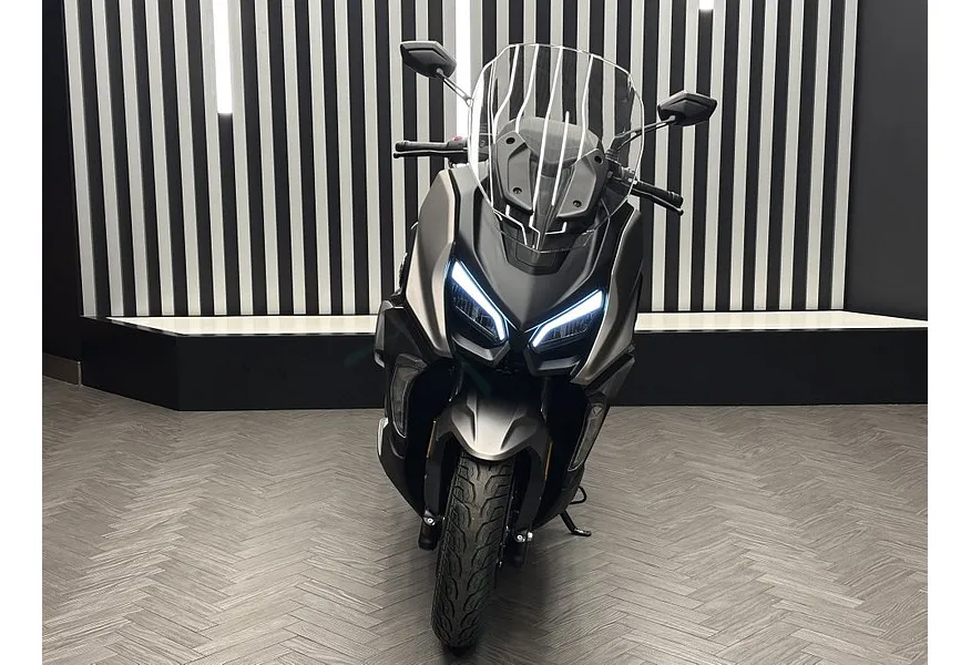 LIVE. Слайд №4