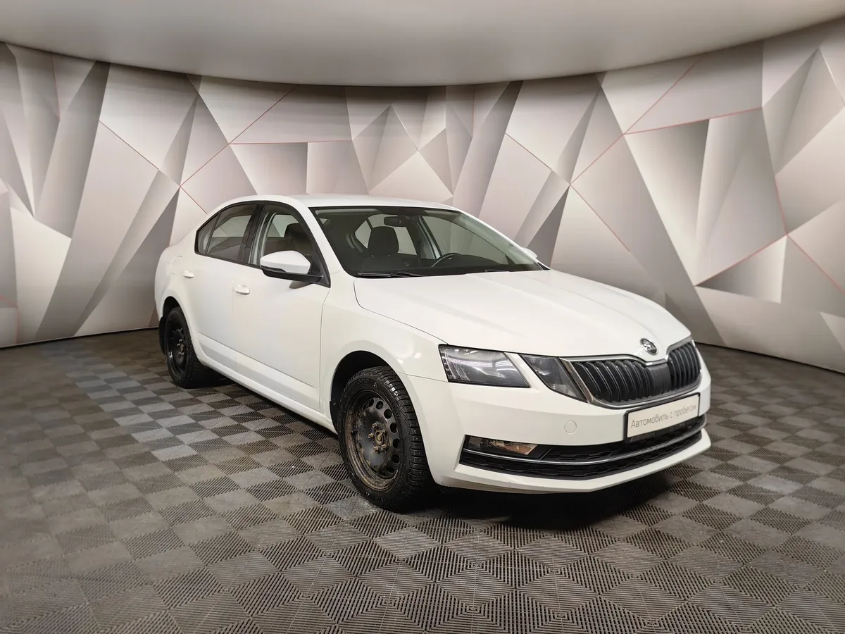 Skoda Octavia 1.6 AT FWD (110 л.с.) Style Plus Белый в АВИЛОН. Слайд №3
