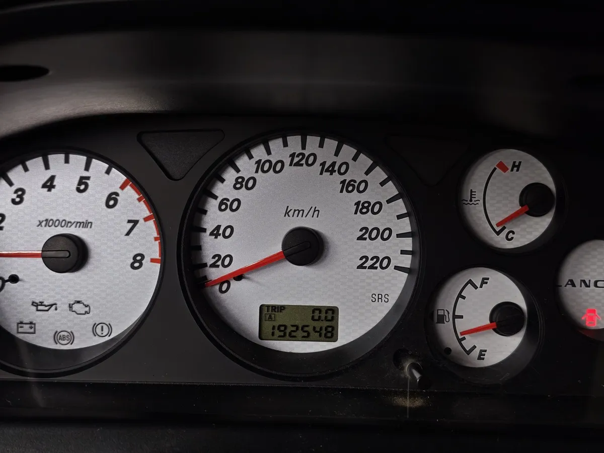 Mitsubishi Lancer 1.6 MT (100 л.с.) Серый в АВИЛОН. Слайд №14