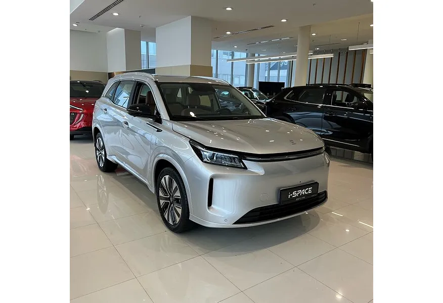 EVOLUTE i-SPACE 1.5 CVT (218 л.с.) (5 мест) Серебристый в АВИЛОН. Слайд №2