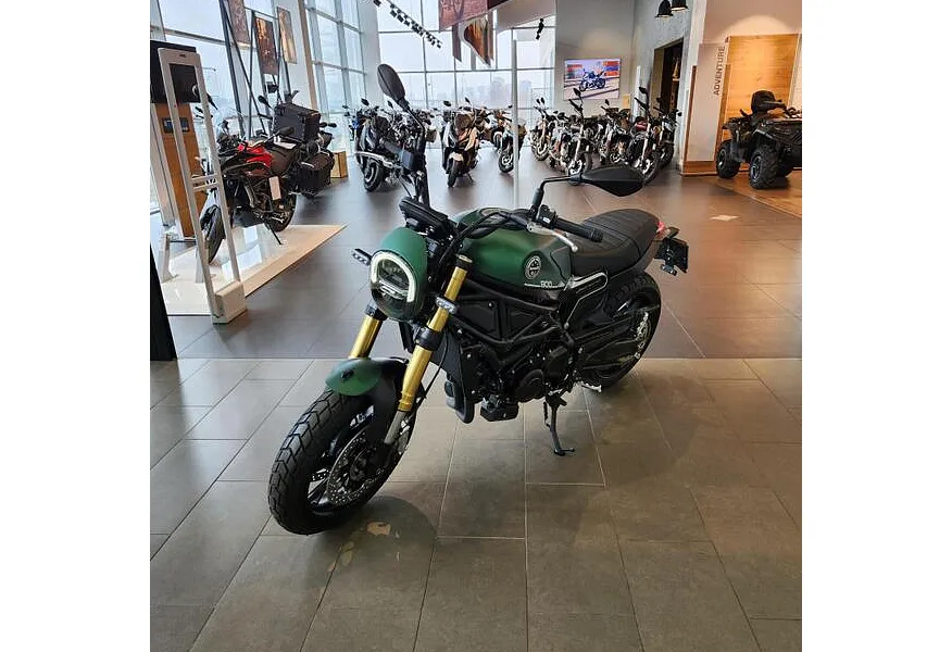 АВИЛОН - Benelli Leoncino 800 754 см³ (76 л.с.) (76) 754 Зеленый - slide 0