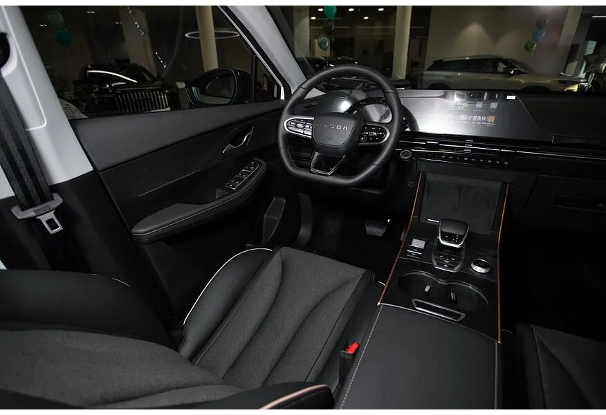 Omoda C5 1.6T DCT 4WD (150 л.с.) Drive Белый в АВИЛОН. Слайд №11