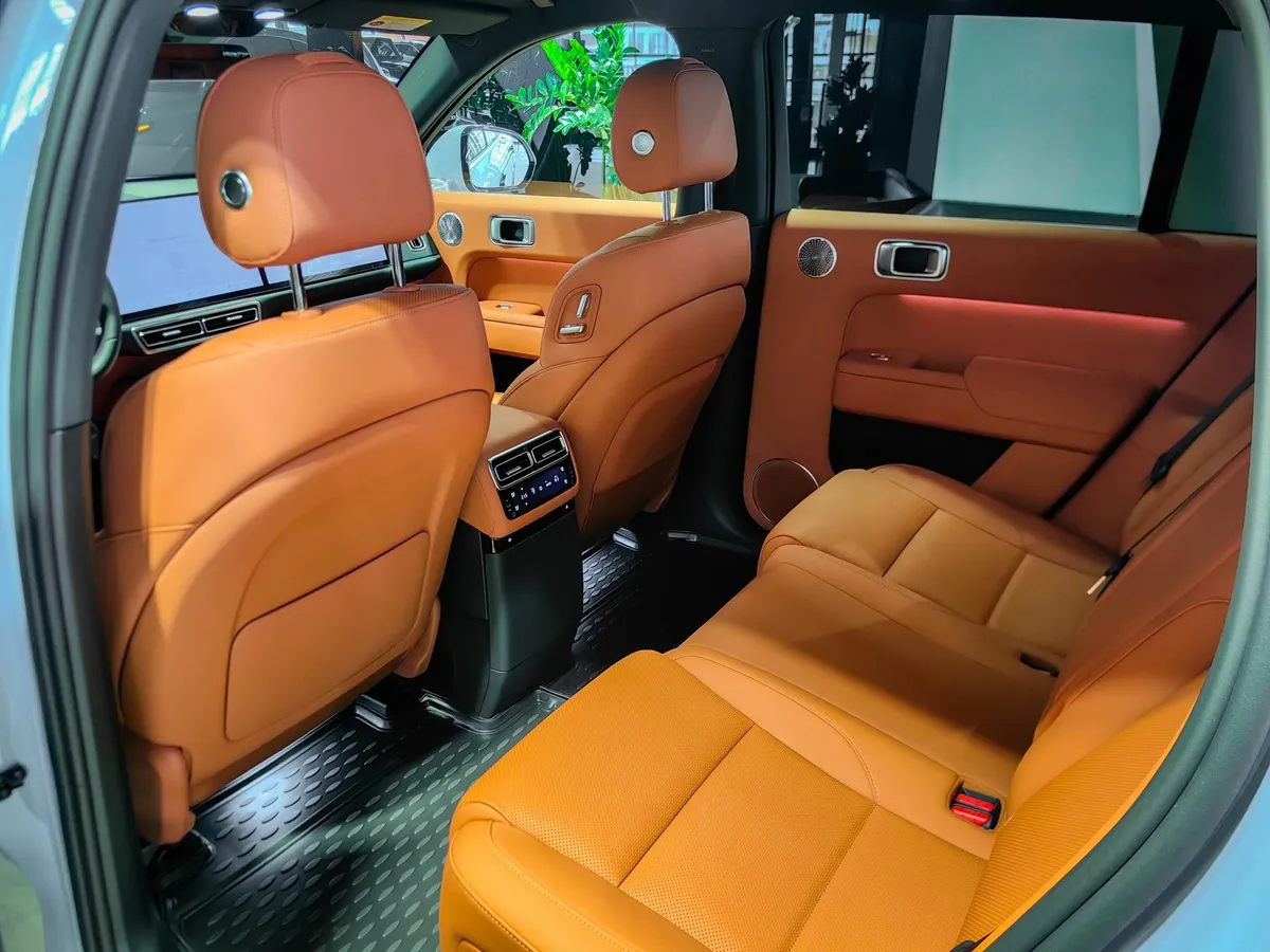 Li Auto L7 1.5 AT 4WD (449 л.с.) Ultra Голубой в АВИЛОН. Слайд №8