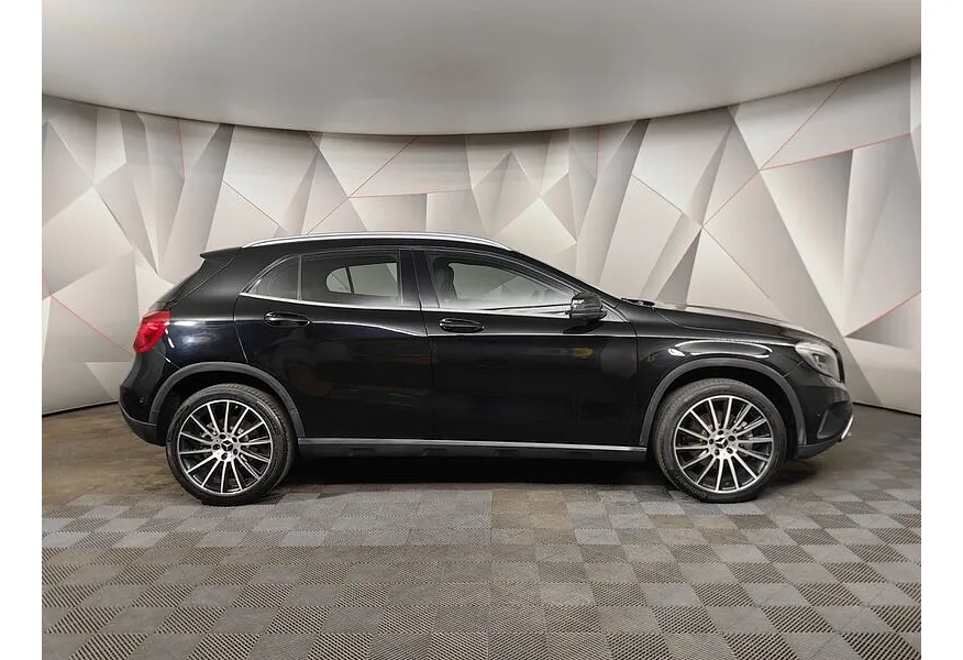 Mercedes-Benz GLA 250 7G-DCT 4MATIC (211 л.с.) Особая серия Черный в АВИЛОН. Слайд №4