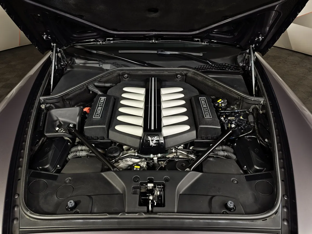 Rolls-Royce Ghost 6.6 AT (570 л.с.) Individual Серый в АВИЛОН. Слайд №11