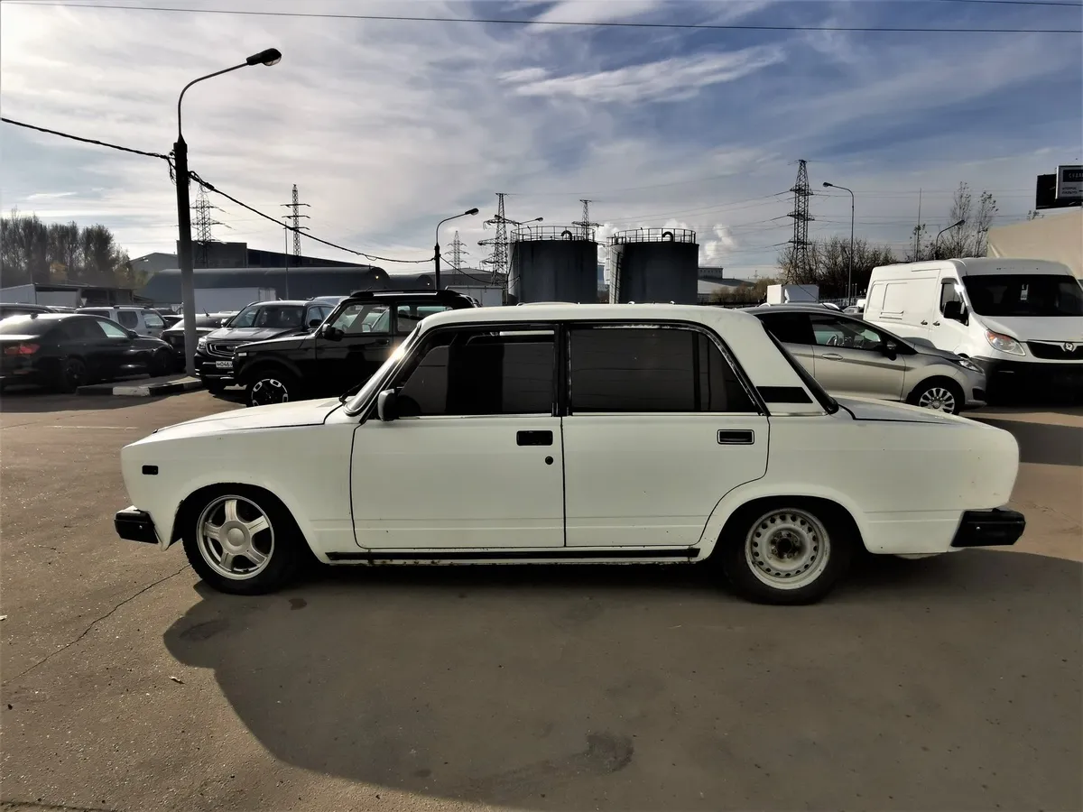 ВАЗ (Lada) 2107 21074 MT (75 л.с.) Белый в АВИЛОН. Слайд №5