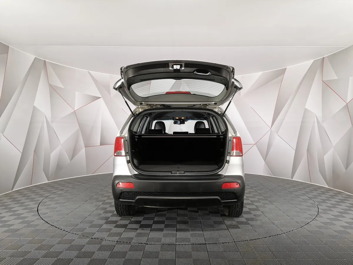 Kia Sorento 2.4 AT 4WD (175 л.с.) Comfort Серебристый в АВИЛОН. Слайд №12