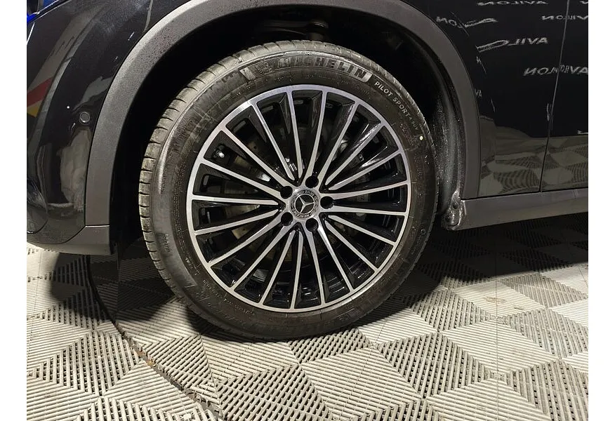 Mercedes-Benz GLC 300 4MATIC 9G-TRONIC (258 л.с.) Черный в АВИЛОН. Слайд №15