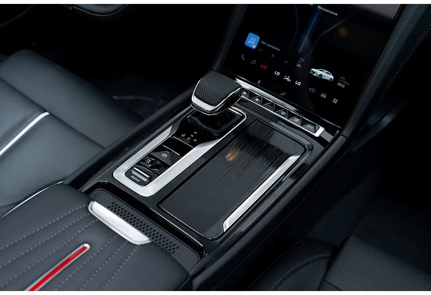 Hongqi H6 2.0T 8AT 2WD (245 л.с.) Deluxe Черный в АВИЛОН. Слайд №12