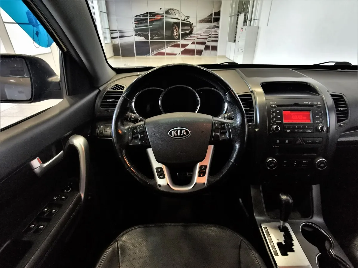 Kia Sorento 2.4 AT 4WD (175 л.с.) Comfort Бежевый в АВИЛОН. Слайд №19
