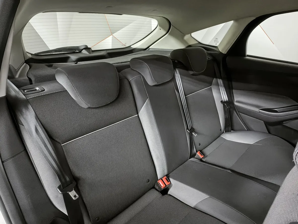 Ford Focus 1.6 Ti-VCT PowerShift (105 л.с.) Trend Голубой в АВИЛОН. Слайд №14