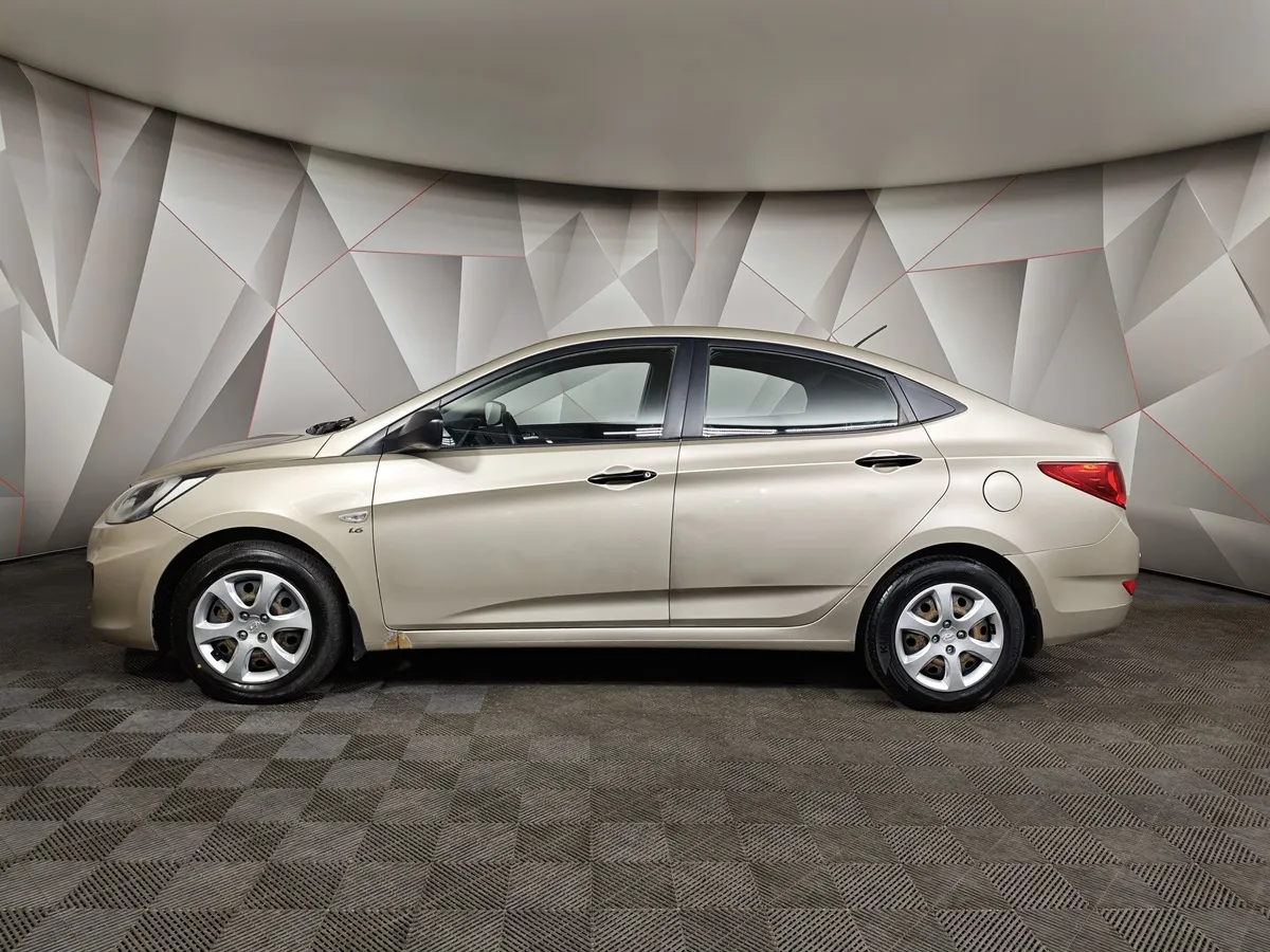 Hyundai Solaris 1.6 MT (123 л.с.) Серый в АВИЛОН. Слайд №5