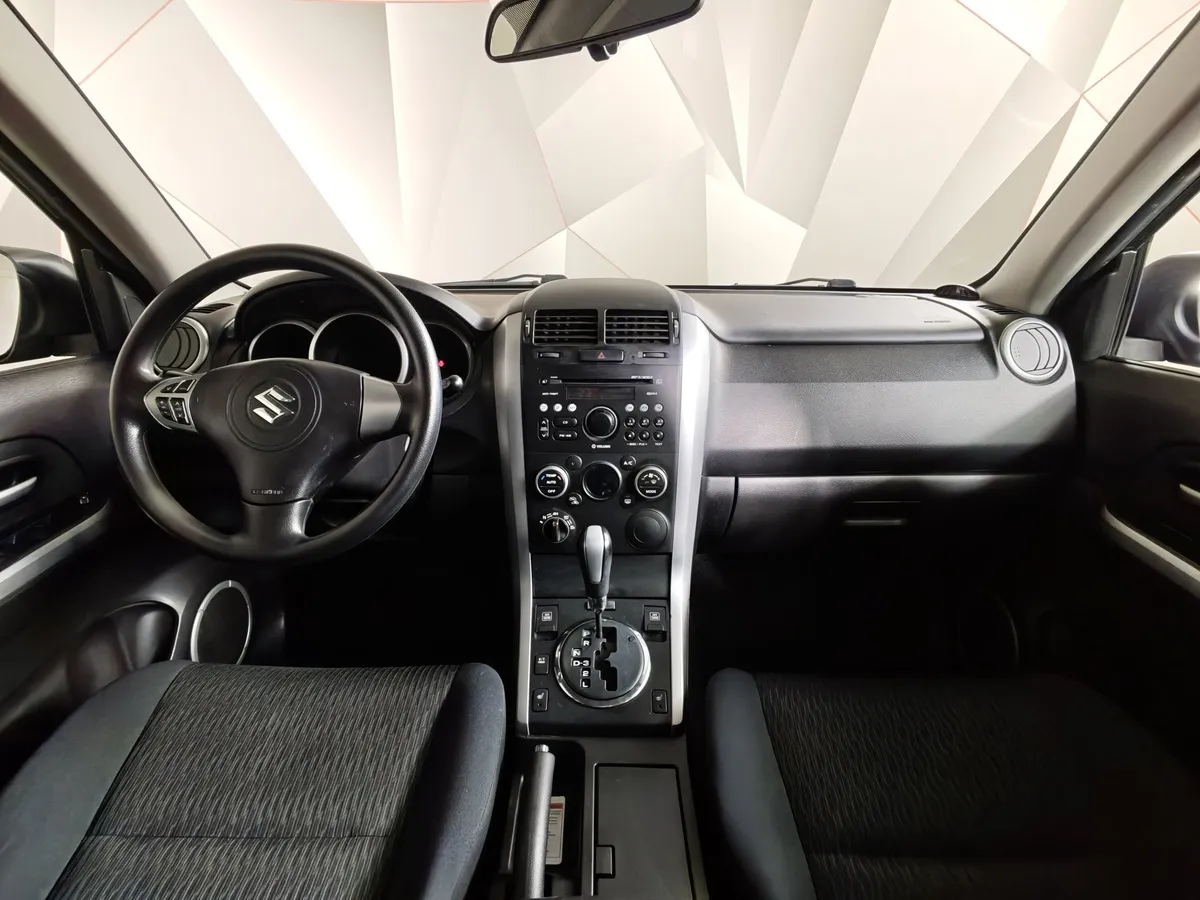 Suzuki Grand Vitara 2.0 AT AWD (140 л.с.) Черный в АВИЛОН. Слайд №14