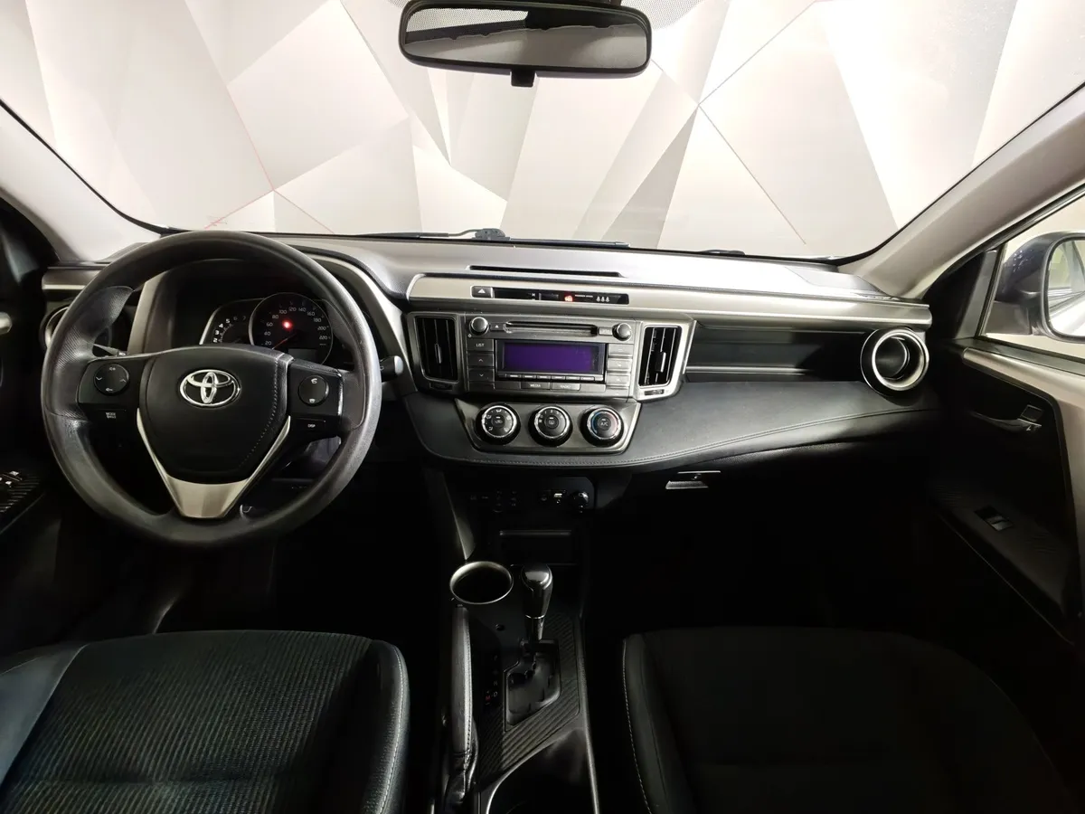 Toyota RAV4 2.0 CVT FWD (146 л.с.) Серебристый в АВИЛОН. Слайд №14