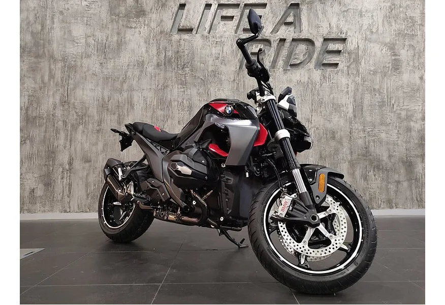 BMW Motorrad R 1300 R R 1300 R 1300 см³ (145 л.с.) (145) 1300 Черный в АВИЛОН. Слайд №2