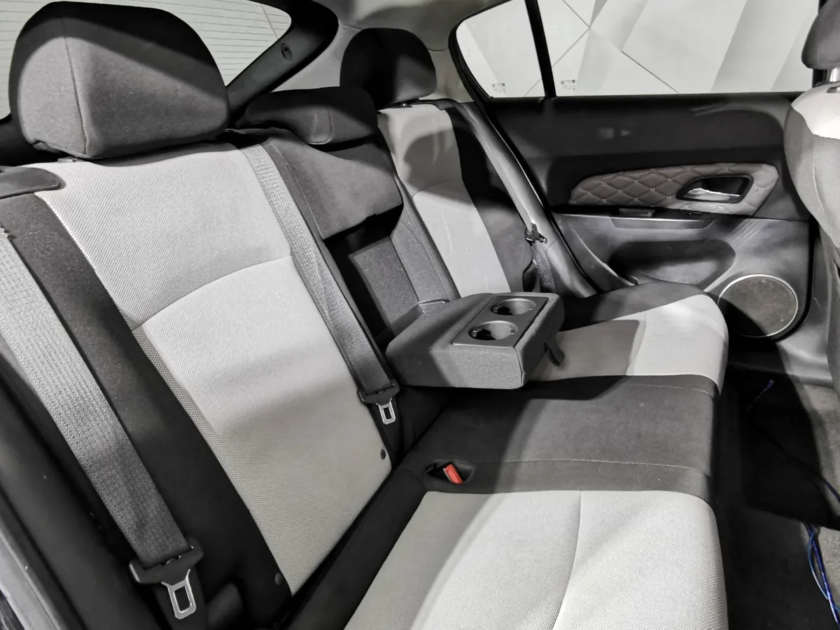 Chevrolet Cruze 1.8 MT (141 л.с.) Черный в АВИЛОН. Слайд №16