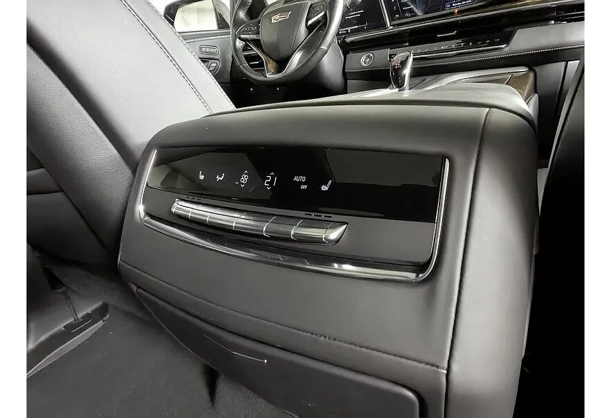 Cadillac Escalade 6.2 AT AWD (420 л.с.) Sport Platinum Черный в АВИЛОН. Слайд №26