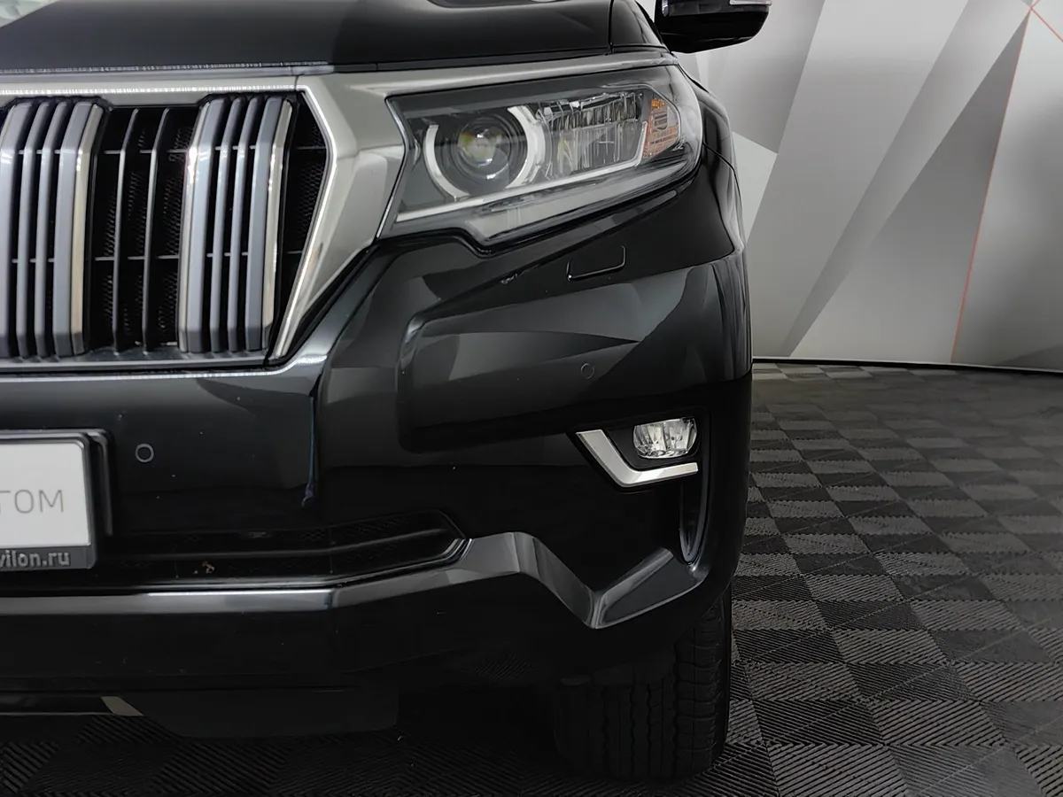 Toyota Land Cruiser Prado 4.0 AT AWD (249 л.с.) Черный в АВИЛОН. Слайд №10