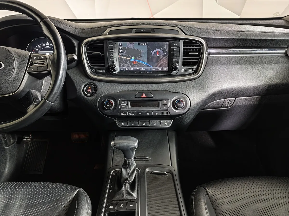 Kia Sorento 2.4 GDI AT AWD (188 л.с.) Prestige Серый в АВИЛОН. Слайд №14