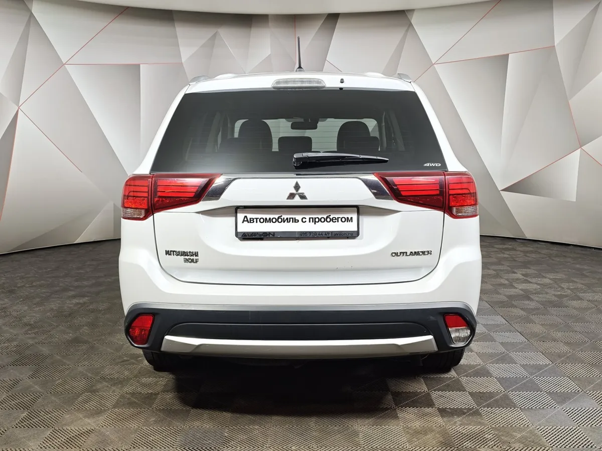 Mitsubishi Outlander 2.0 MIVEC CVT 4WD (146 л.с.) Intense Plus Белый в АВИЛОН. Слайд №8