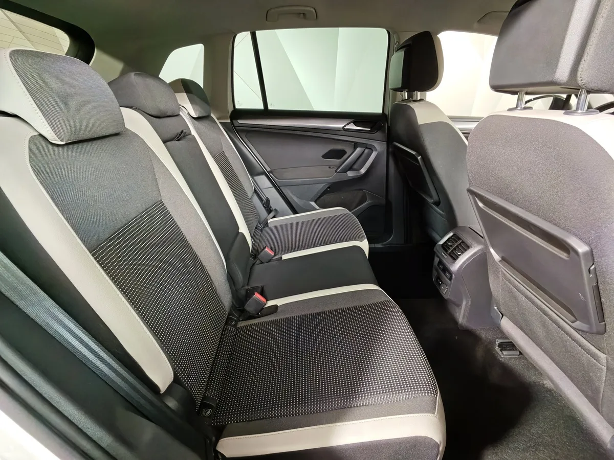Volkswagen Tiguan 2.0 TSI 4Motion DSG (180 л.с.) OFFROAD Белый в АВИЛОН. Слайд №16