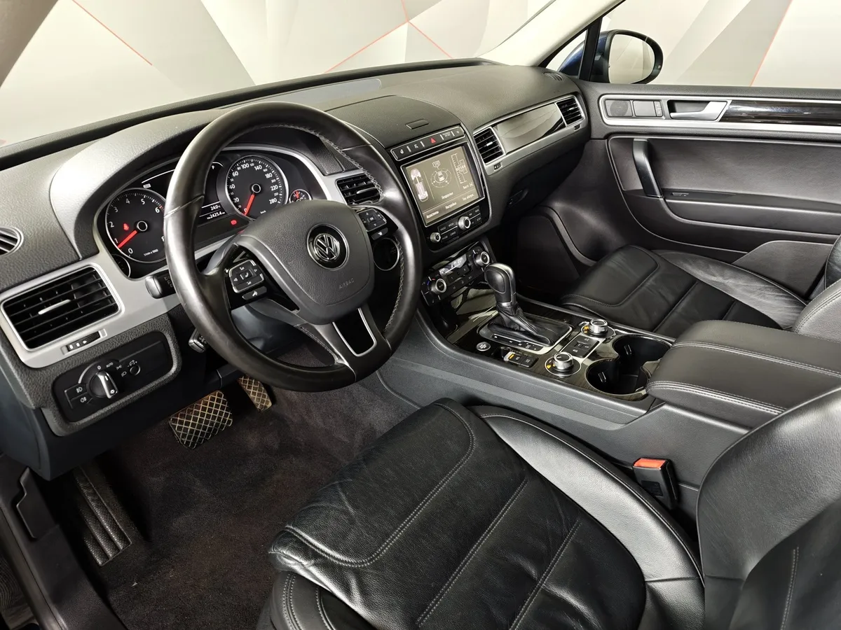 Volkswagen Touareg 3.6 FSI Tiptronic 4Motion (249 л.с.) V6 FSI Синий в АВИЛОН. Слайд №19