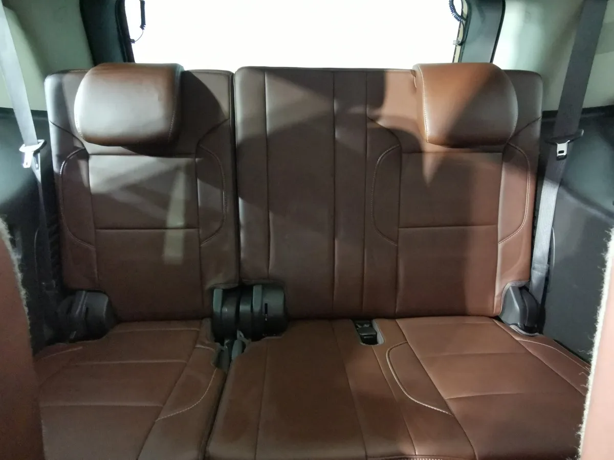 Chevrolet Tahoe 6.2 AT 4WD (409 л.с.) Черный в АВИЛОН. Слайд №20