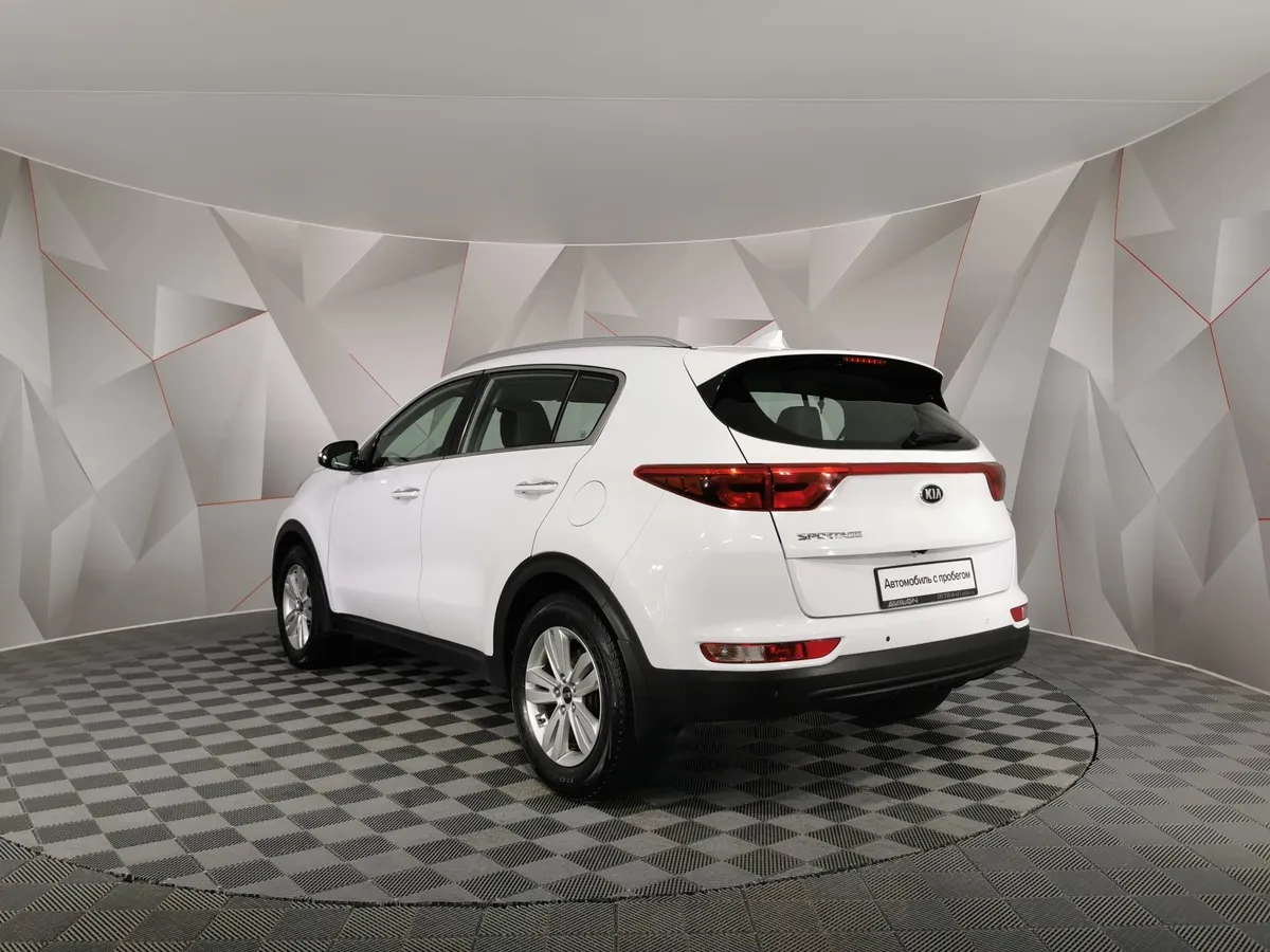 Kia Sportage 2.0 AT (150 л.с.) Белый в АВИЛОН. Слайд №4