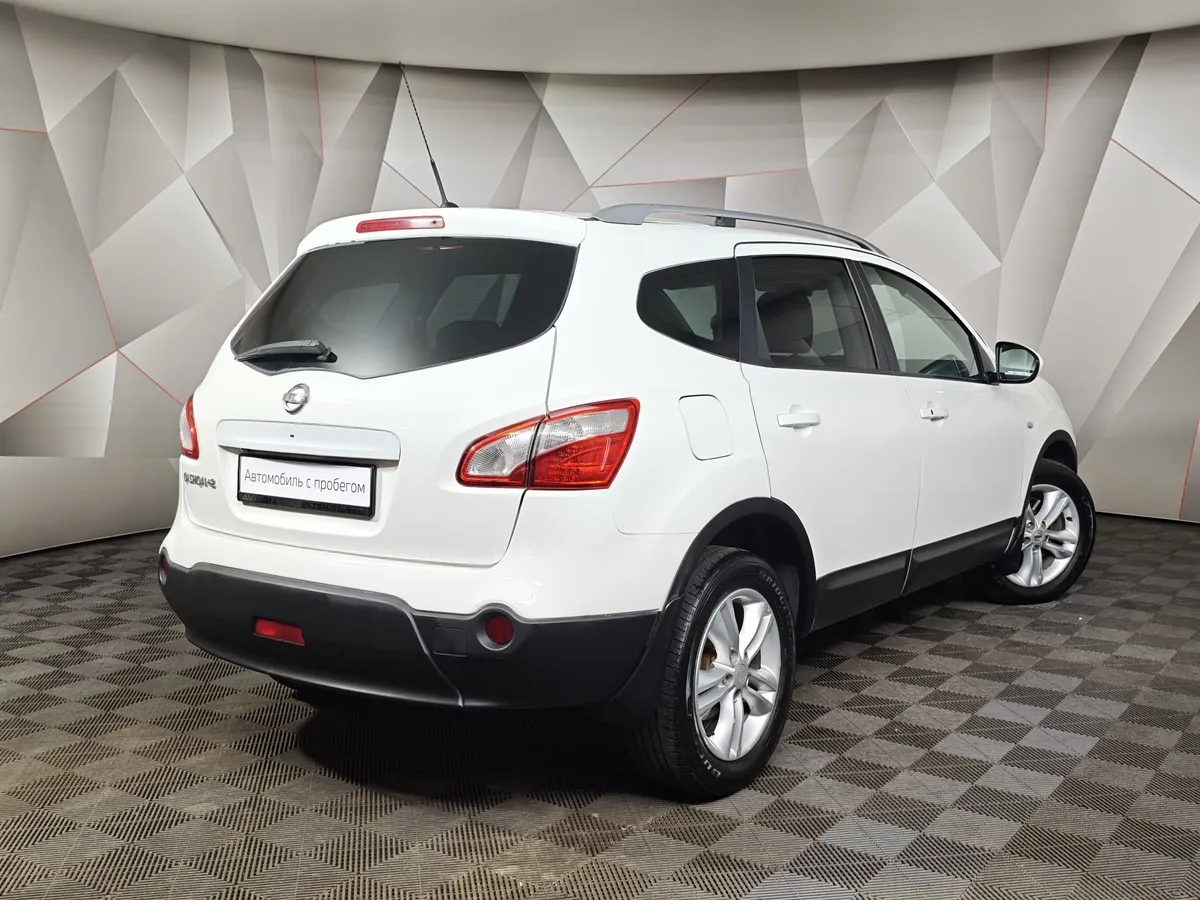 Nissan Qashqai + 2 2.0 CVT AWD (141 л.с.) Белый в АВИЛОН. Слайд №2