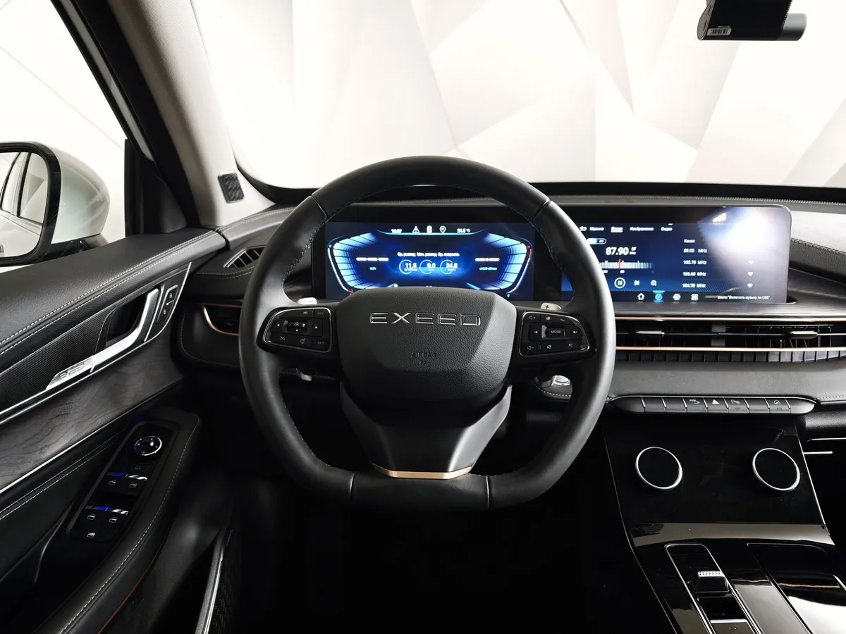EXEED LX 1.6T DCT 4WD (150 л.с) Premium Plus Белый в АВИЛОН. Слайд №19