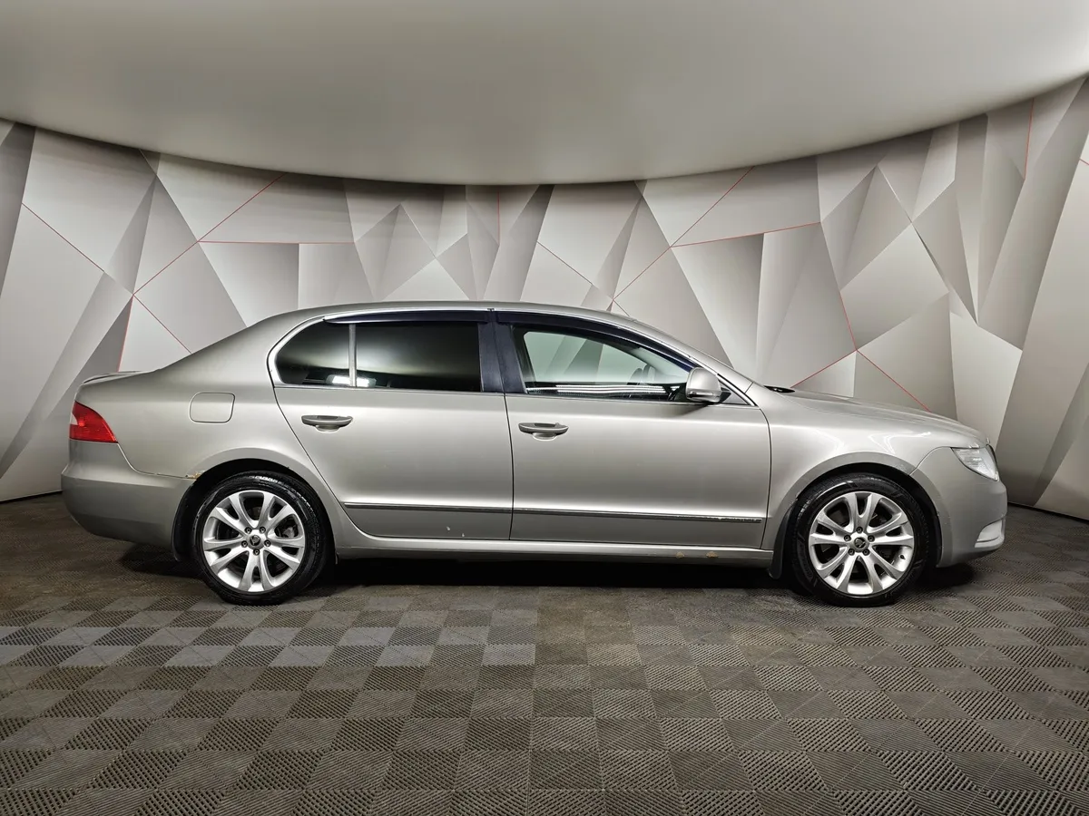 Skoda Superb 1.8 TSI AT (152 л.с.) Бежевый в АВИЛОН. Слайд №6