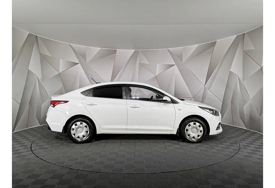 Hyundai Solaris 1.6 MT (123 л.с.) Family Белый в АВИЛОН. Слайд №6