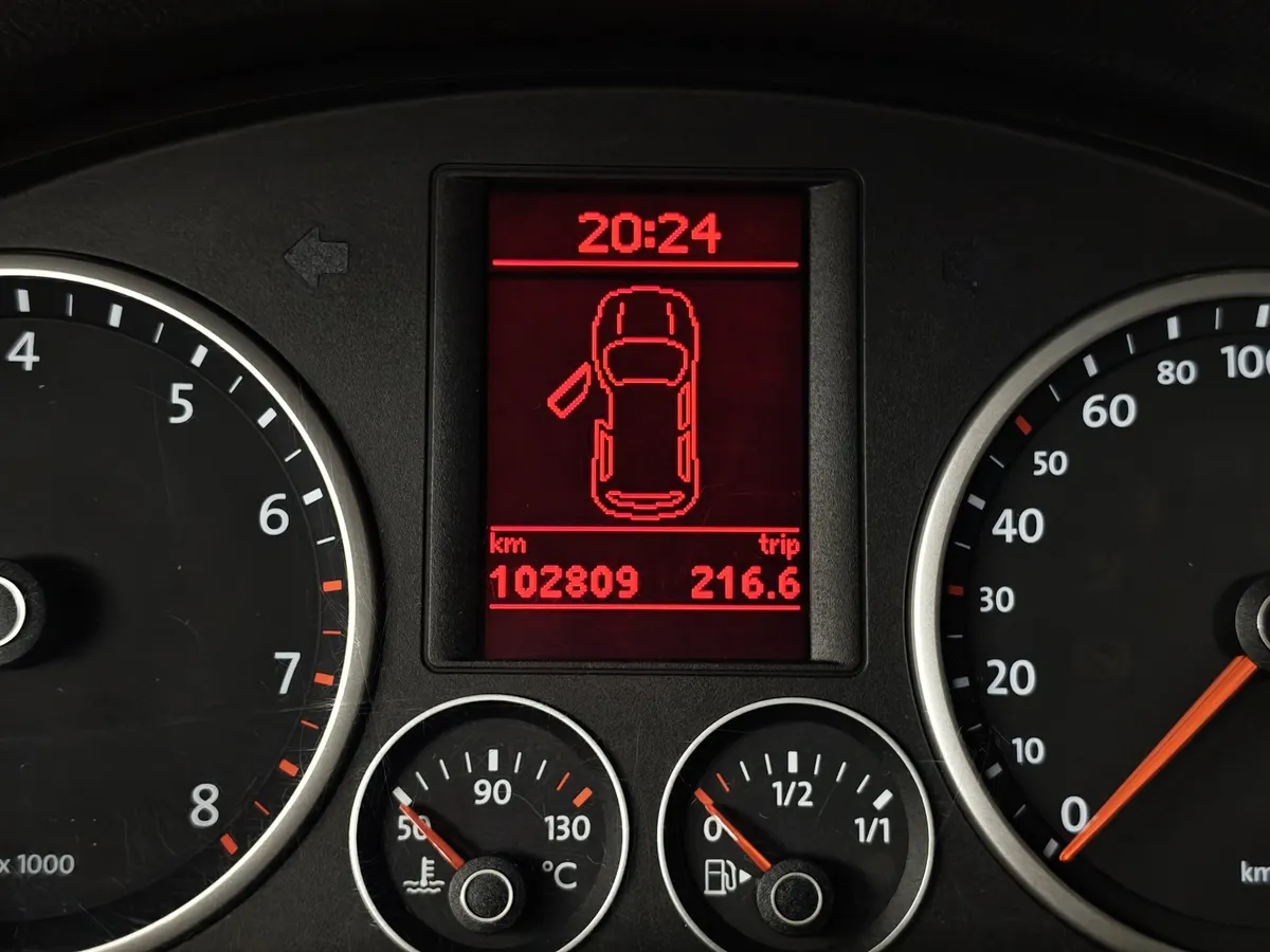 Volkswagen Tiguan 2.0 TSI 4Motion AT (170 л.с.) Track & Field Черный в АВИЛОН. Слайд №17