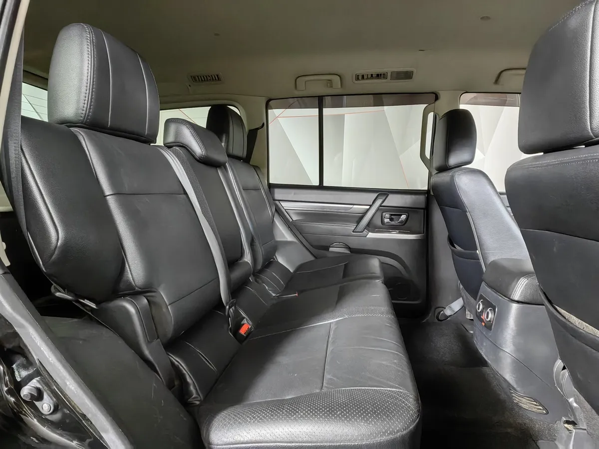 Mitsubishi Pajero 3.0 AT AWD (178 л.с.) Черный в АВИЛОН. Слайд №16