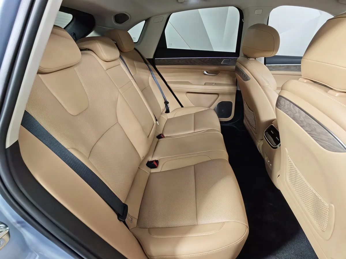 Seres M5 1.5 AT 4WD (496 л.с.) Premium Синий в АВИЛОН. Слайд №15