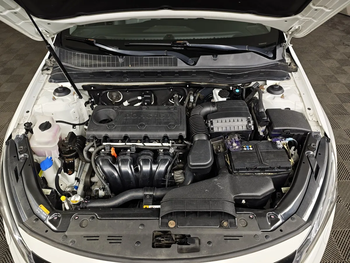 Kia Optima 2.4 AT (180 л.с.) Comfort Белый в АВИЛОН. Слайд №11