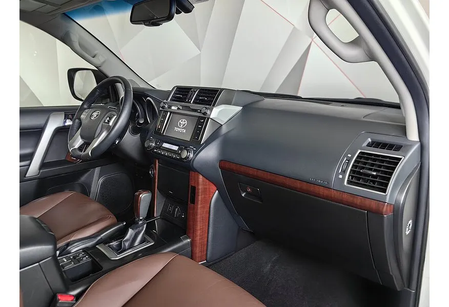 АВИЛОН - Toyota Land Cruiser Prado 2.8 D AT 4WD (5 мест) (177 л.с.) Комфорт Белый - slide 10