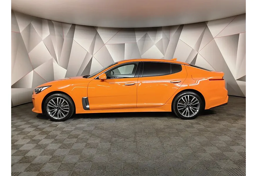 Kia Stinger 2.0 AT AWD (197 л.с.) Luxe Оранжевый в АВИЛОН. Слайд №5