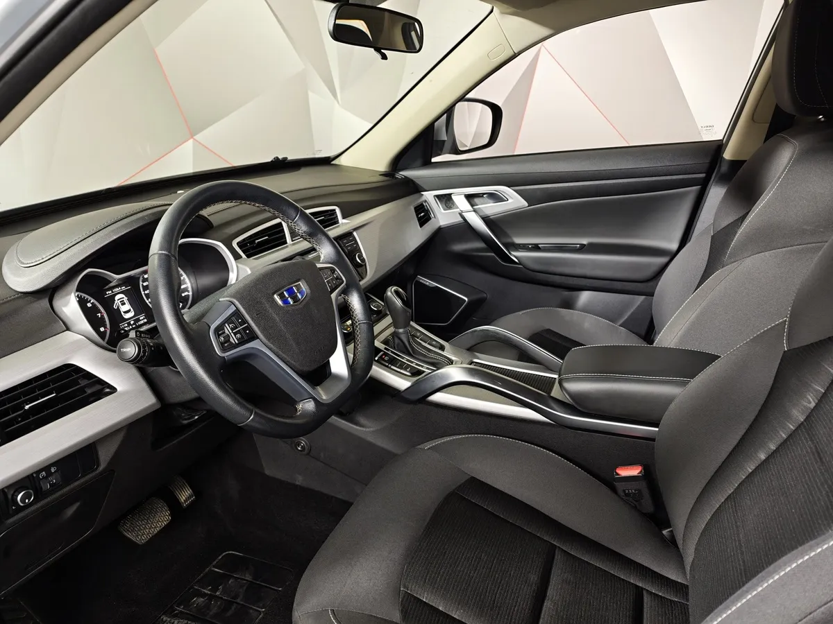 Geely Atlas 2.4 AT AWD (148 л.с.) Standard Серебристый в АВИЛОН. Слайд №19