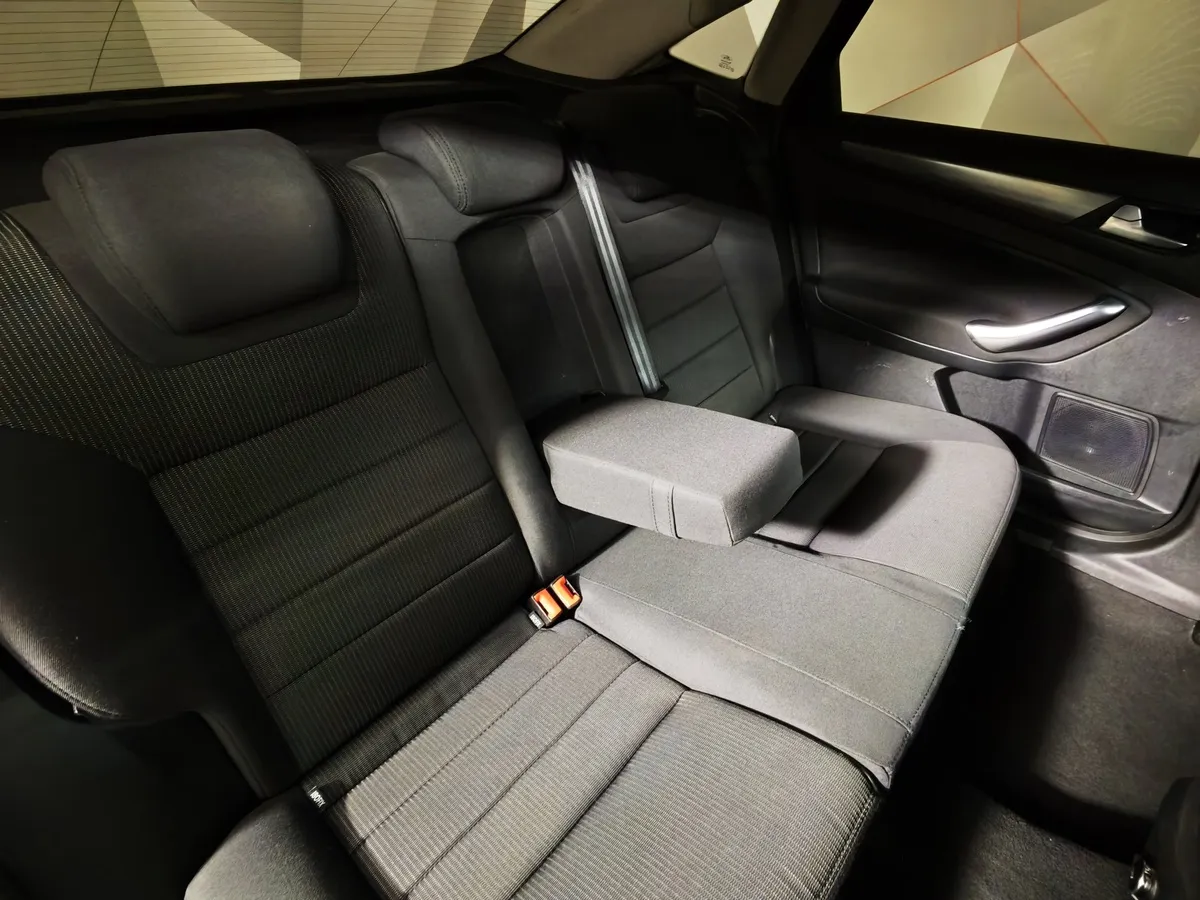 Ford Mondeo 2.3 AT (161 л.с.) Ambiente Черный в АВИЛОН. Слайд №15
