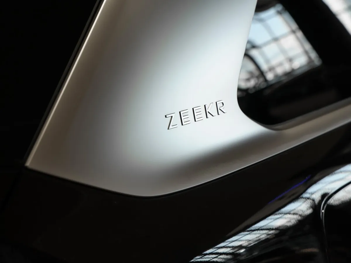 Zeekr 9X 2.0h AT 4WD (1177 л.с.) Max Черный в АВИЛОН. Слайд №18