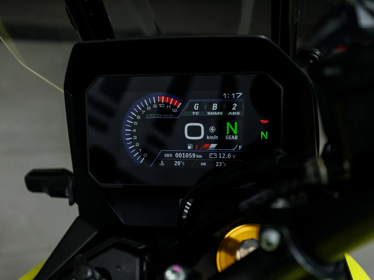 Suzuki V-Strom 800 V-Strom DL 800 DE 800 см³ Желтый в АВИЛОН. Слайд №9