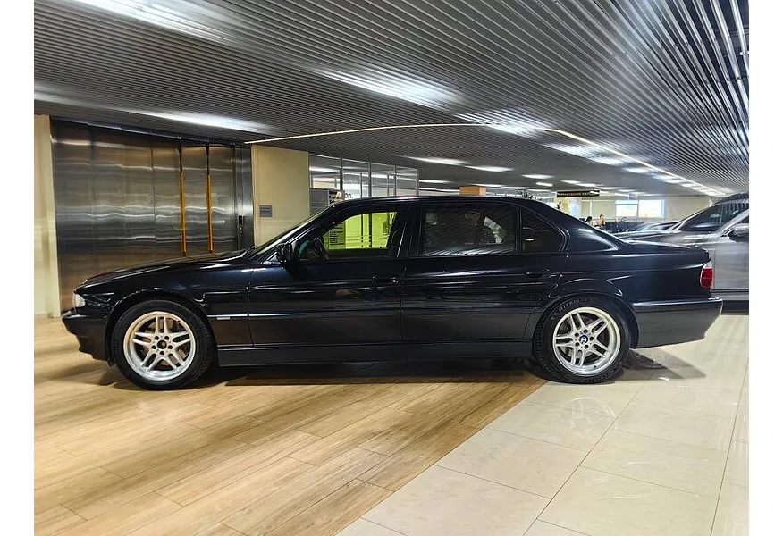 АВИЛОН - BMW 7 серия 750iL AT (326 л.с.) Черный - slide 2